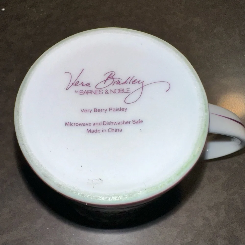 Vera Bradley ceramic cup Very Berry Paisley